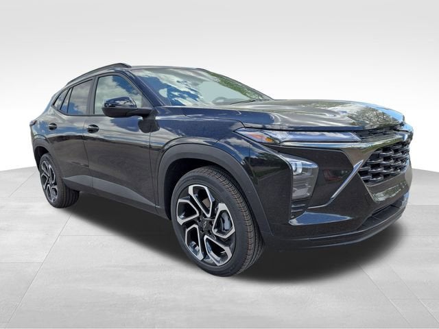 2026 Chevrolet Trax 2RS in Mosaic Black Metallic — front three-quarter view