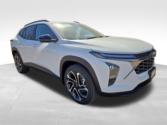 2026 Chevrolet Trax 2RS in Summit White — front three-quarter view