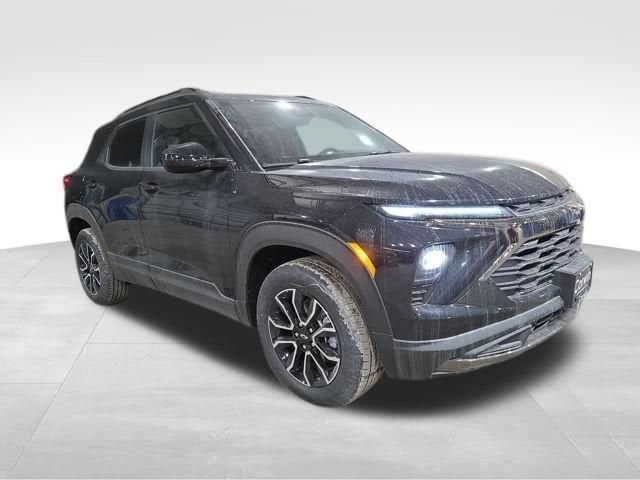2026 Chevrolet Trailblazer ACTIV in Mosaic Black Metallic — front three-quarter view