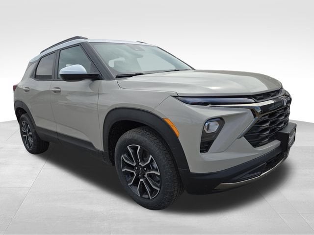 2026 Chevrolet Trailblazer ACTIV in White Sands — front three-quarter view